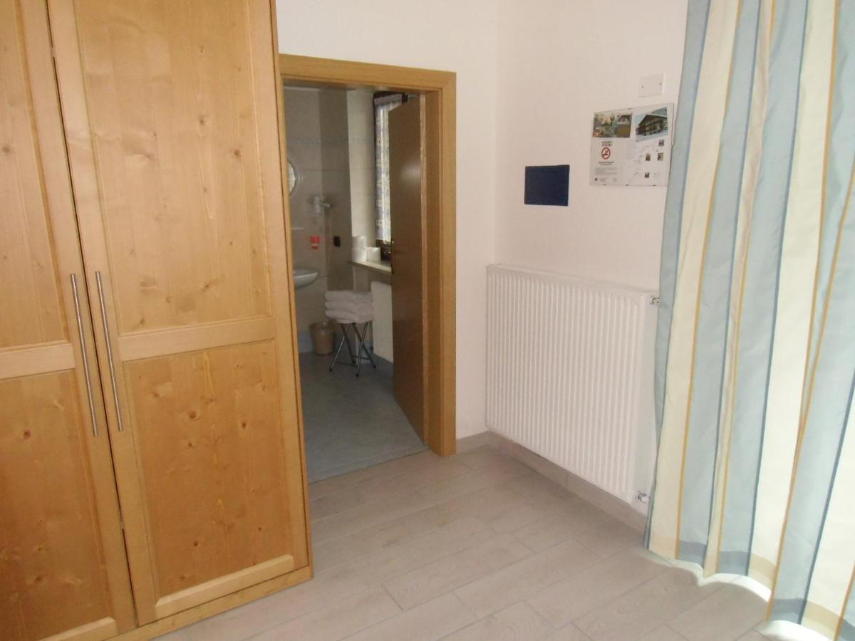 Garni Festil Hotel Campitello di Fassa Buitenkant foto