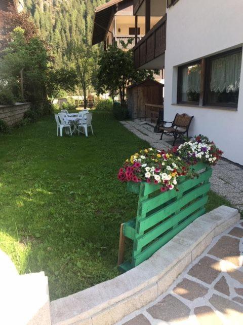 Garni Festil Hotel Campitello di Fassa Buitenkant foto