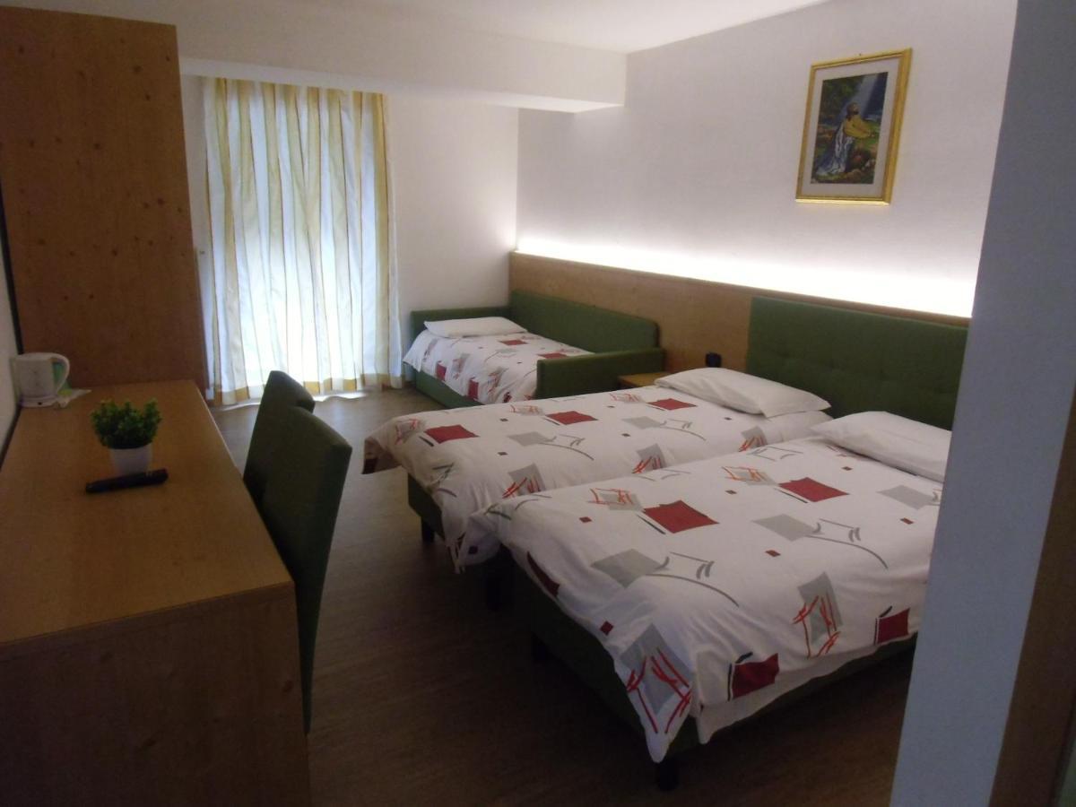 Garni Festil Hotel Campitello di Fassa Buitenkant foto