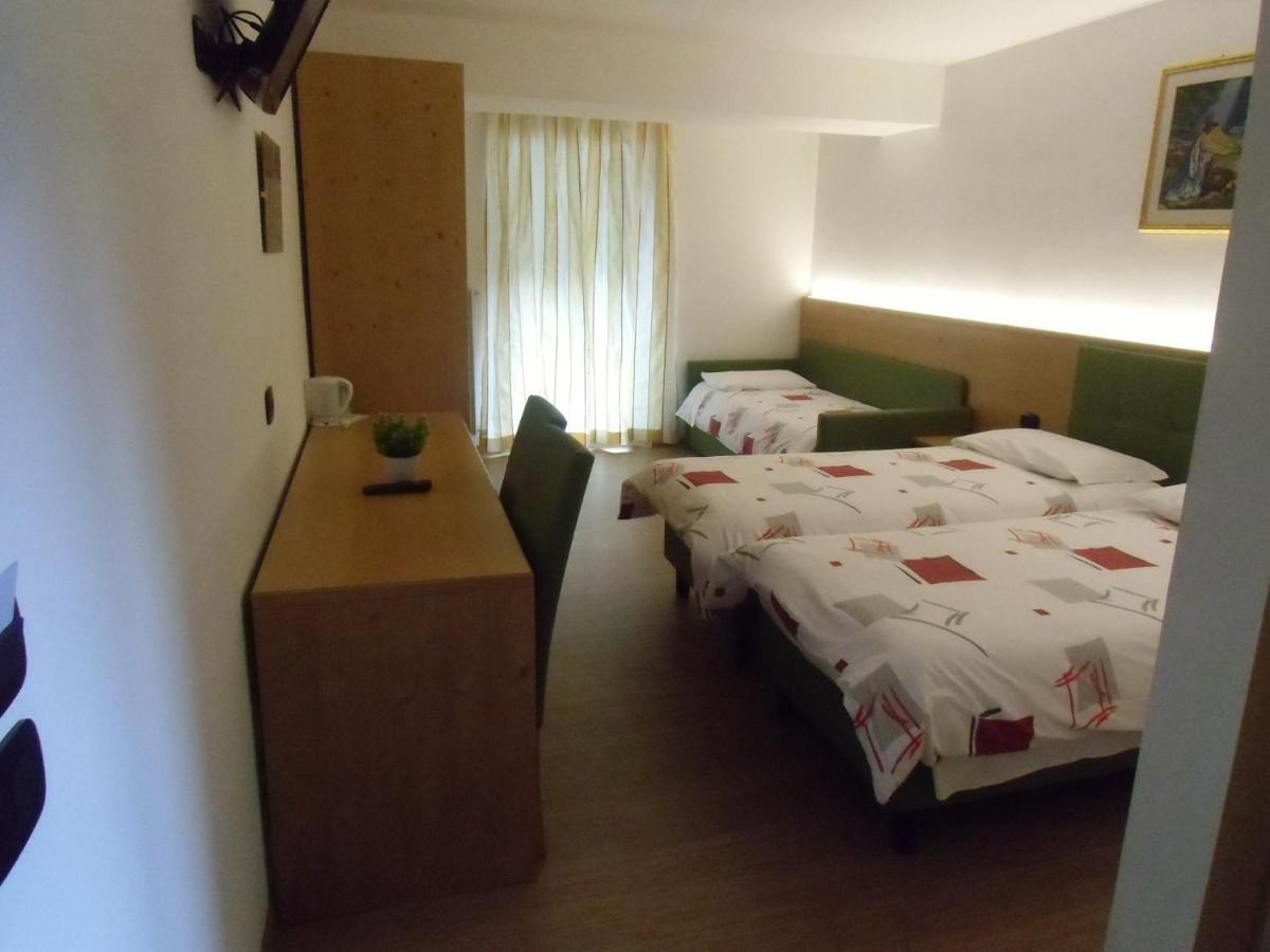 Garni Festil Hotel Campitello di Fassa Buitenkant foto
