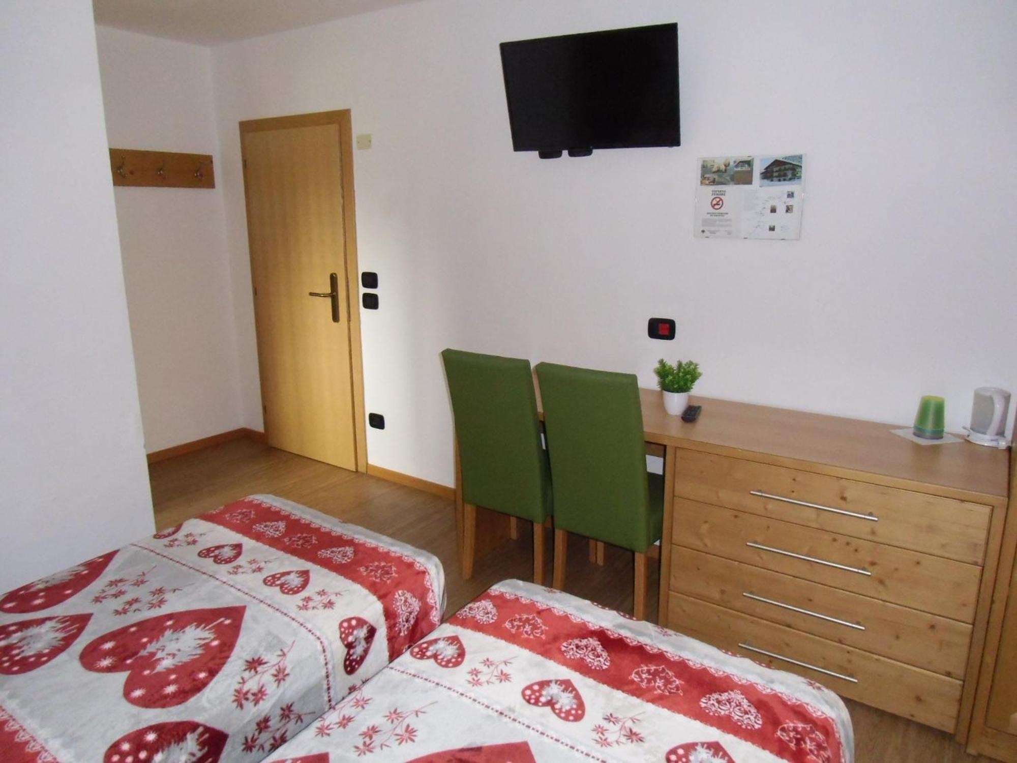 Garni Festil Hotel Campitello di Fassa Buitenkant foto