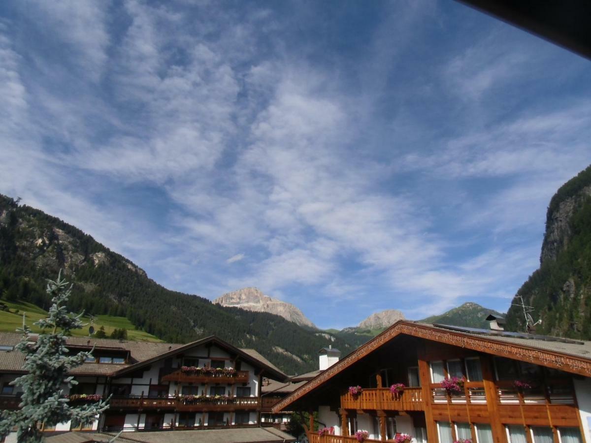 Garni Festil Hotel Campitello di Fassa Buitenkant foto