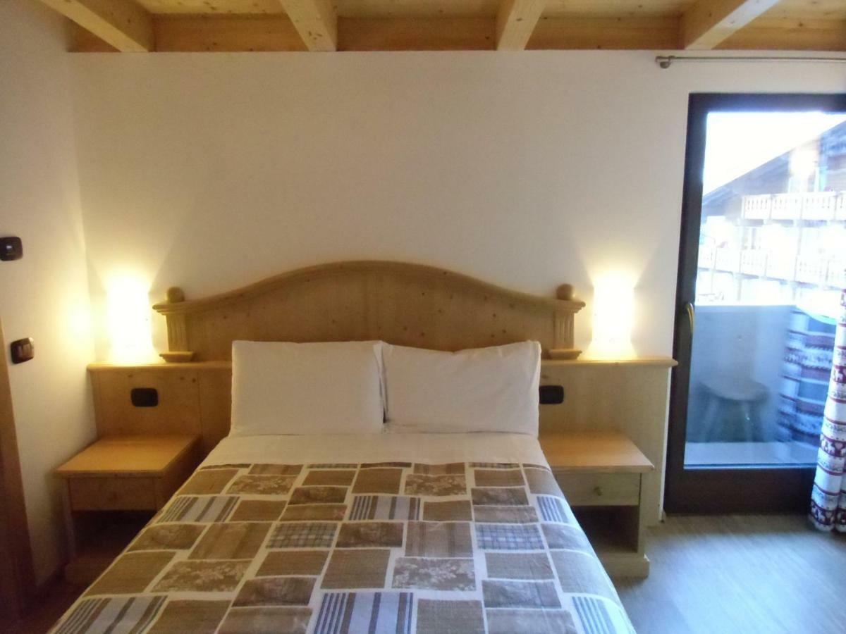 Garni Festil Hotel Campitello di Fassa Buitenkant foto
