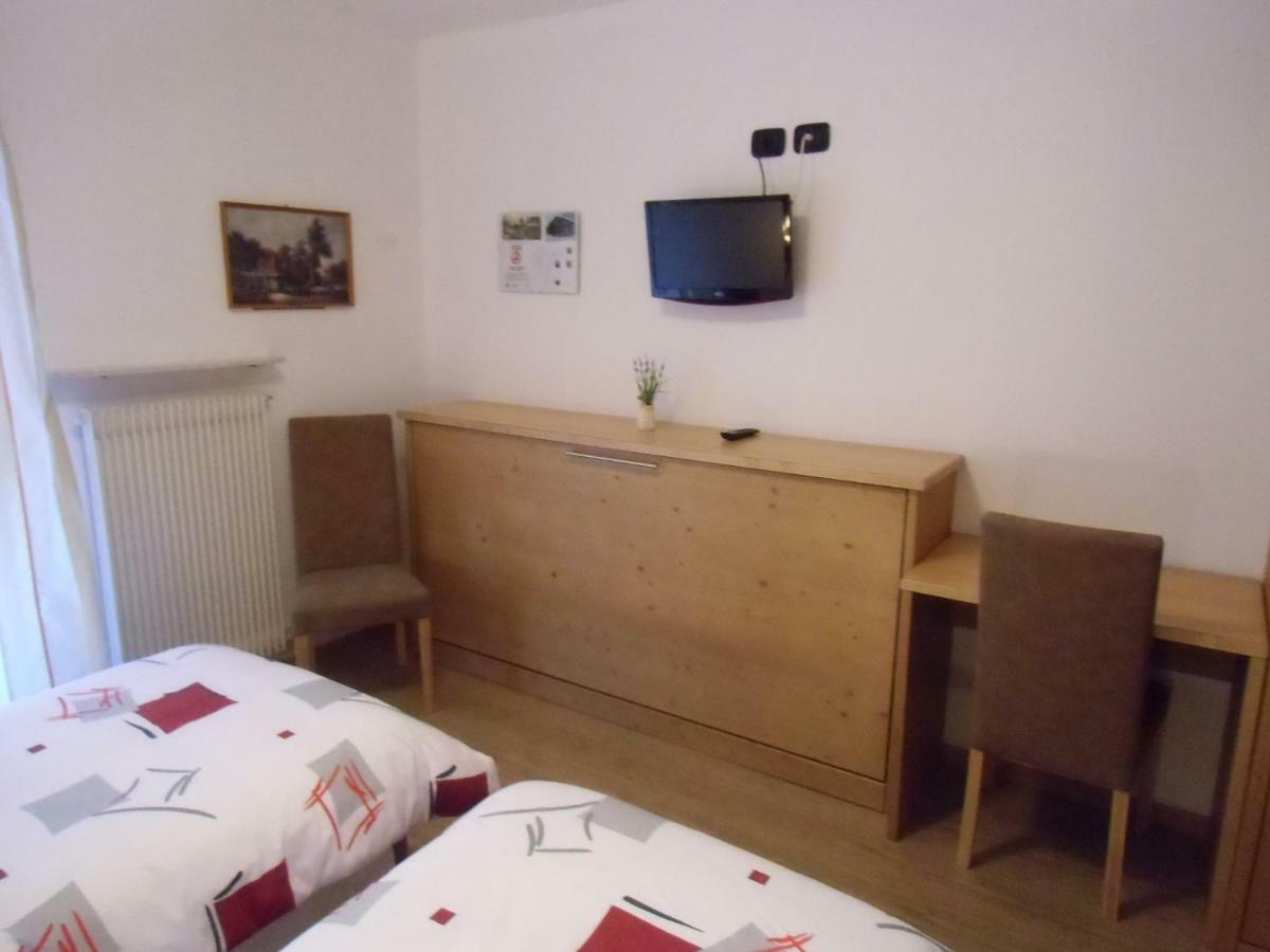 Garni Festil Hotel Campitello di Fassa Buitenkant foto