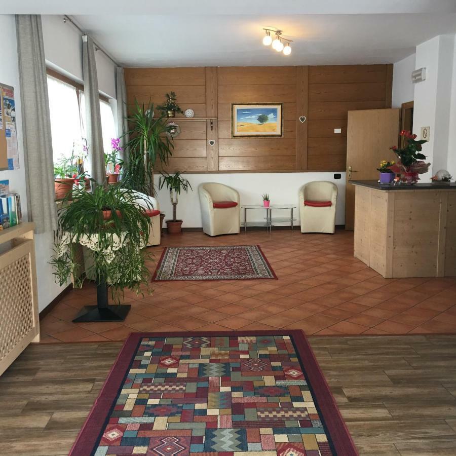 Garni Festil Hotel Campitello di Fassa Buitenkant foto